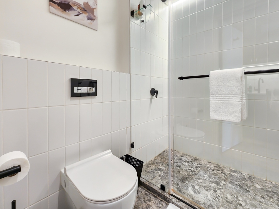 1 Bedroom Property for Sale in Sea Point Western Cape